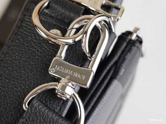 VUITTON LOUIS MESSENGER TRIO 0501